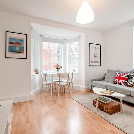 Modern One Bedroom Victoria Apartment London Exteriör bild